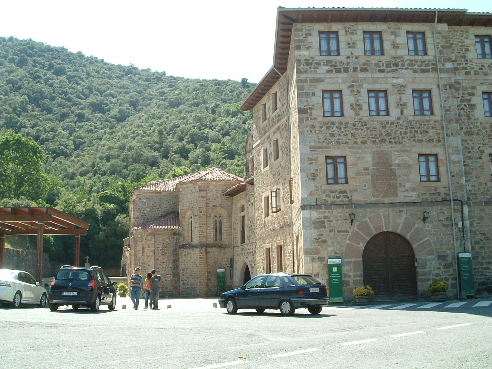 [monasterio+de+santo+toribio+de+liebana5.JPG]