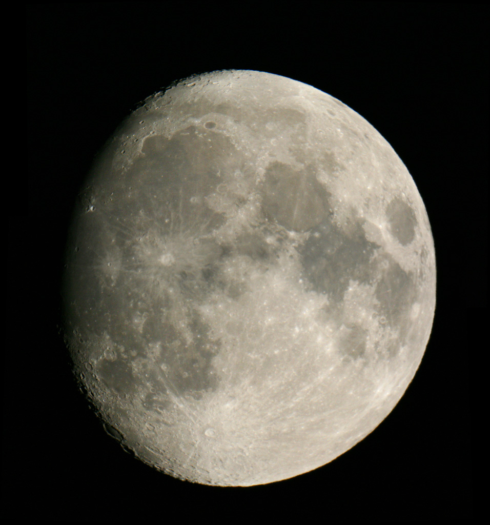[luna_13082008_web.jpg]