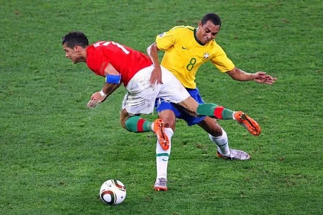 Gilberto Silva VS Cristiano Ronaldo