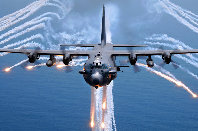 AC-130H_Spectre_jettisons_flares.jpg