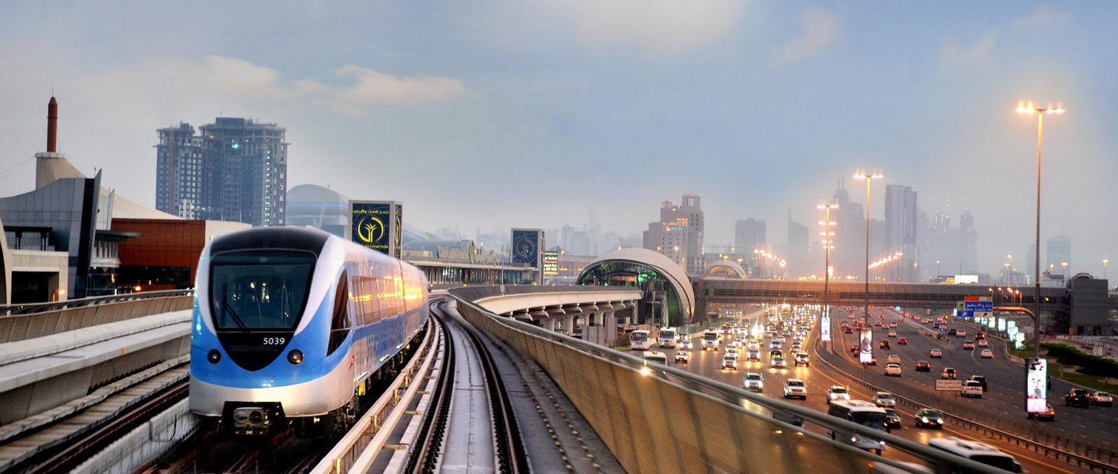 Dubai+metro+interior