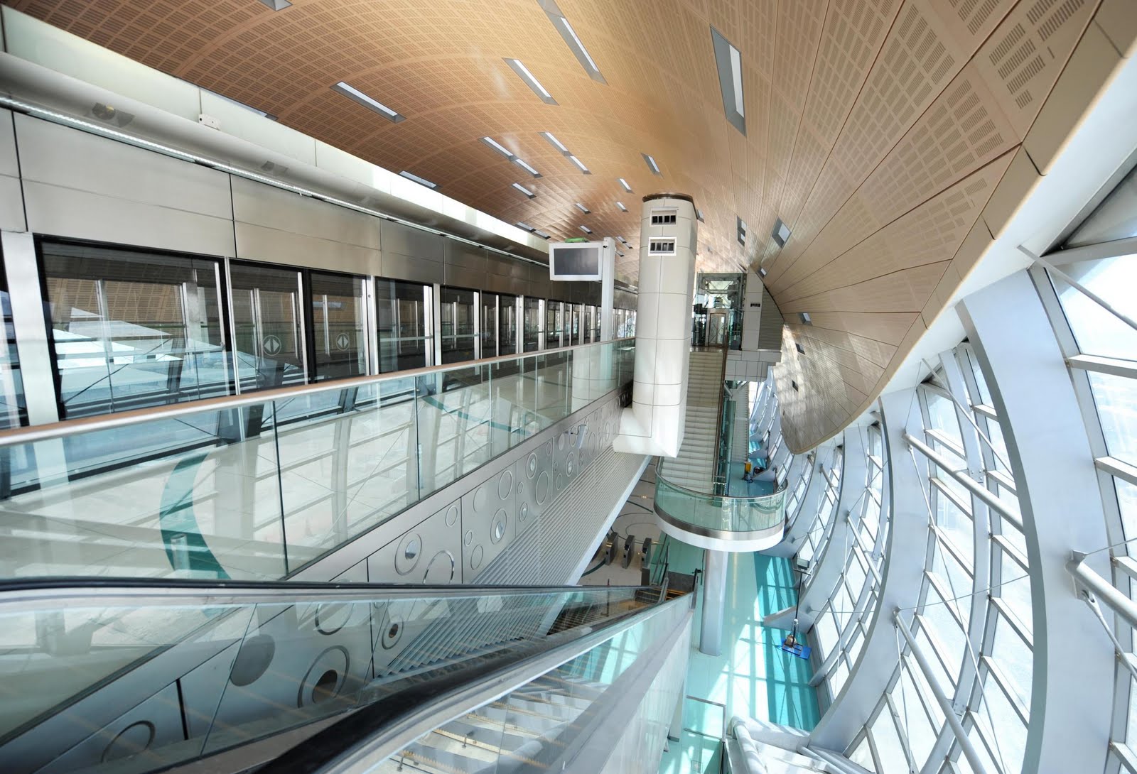Dubai+metro+stations+pictures