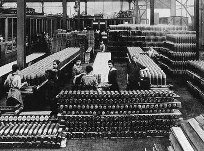 Pied De Ladaire En Bois 1917 l 233 volution du r 244 le des femmes au xx 232 me si 232 cle Pied De Ladaire En Bois 1917 l 233 volution du r 244 le des femmes au xx 232 me si 232 cle