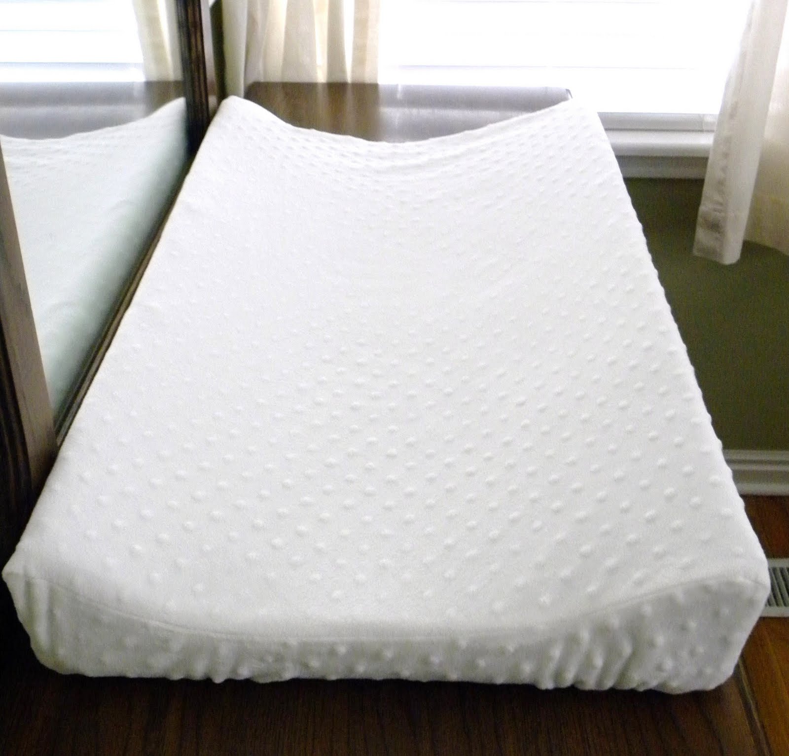 A Load Of Craft Tutorial How To Make A Contoured Changing Pad Cover