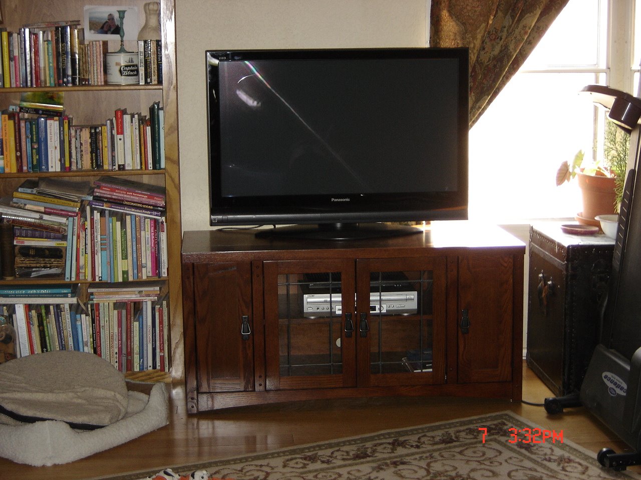 [New+Tv+Cabinet.jpg]