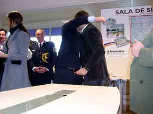 [ministro-abrazo.jpg]