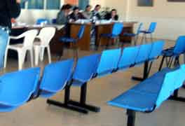 Reempadronamiento para beneficiarios del Plan Jefes y Jefas de Hogar 2 hall