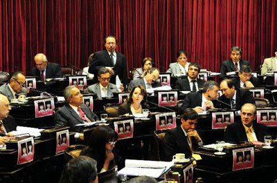 El Cámara de Senadores convirtió en ley el proyecto contra las salideras bancarias 2 senado400