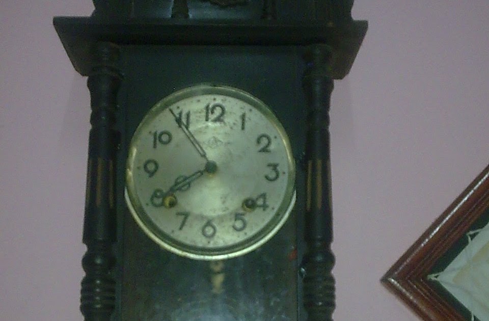 KHAZANAH PELIK DAN LAMA JAM DINDING LAMA