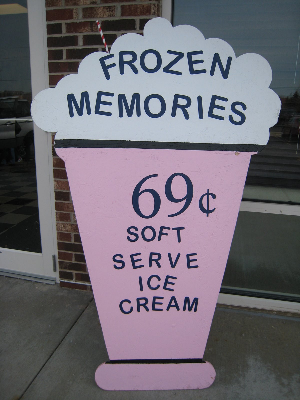 [Soft+ServeSign.JPG]