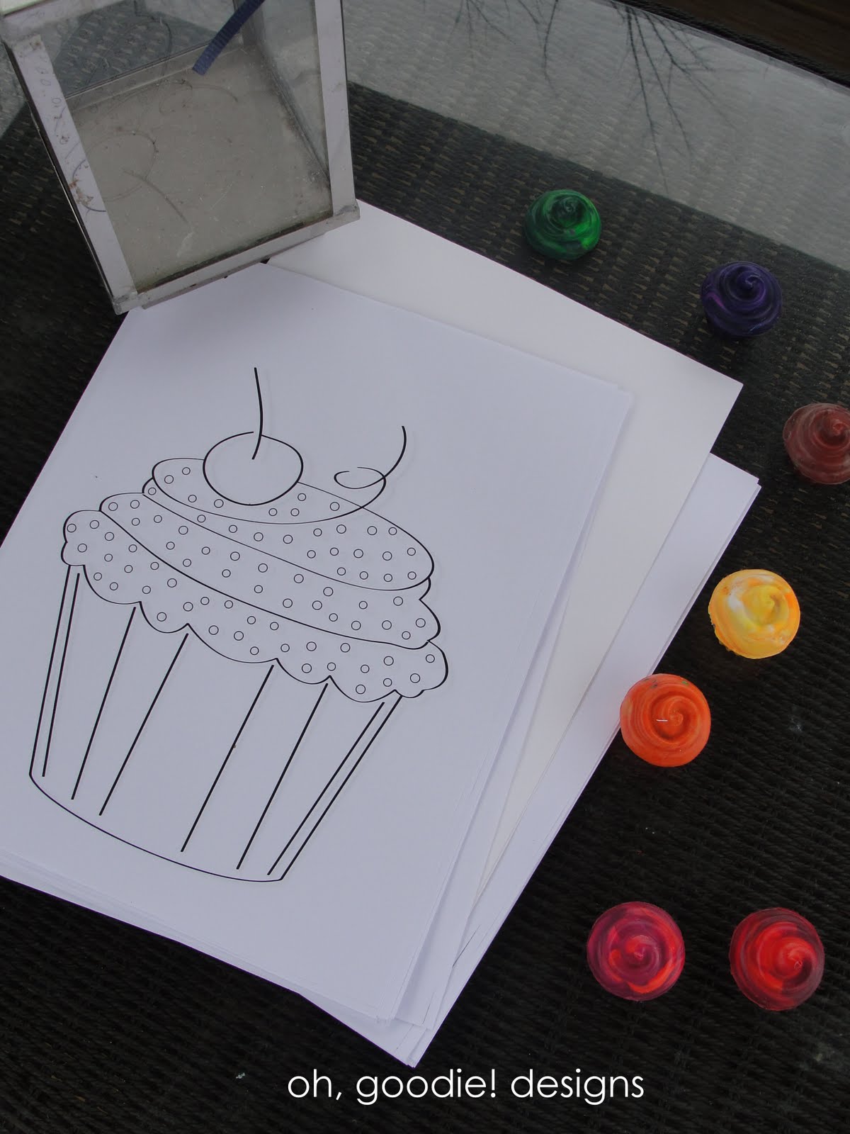 Cupcake coloring sheets with