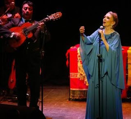 La dama de la canción española ofrecio  un recital en el Teatro Circo