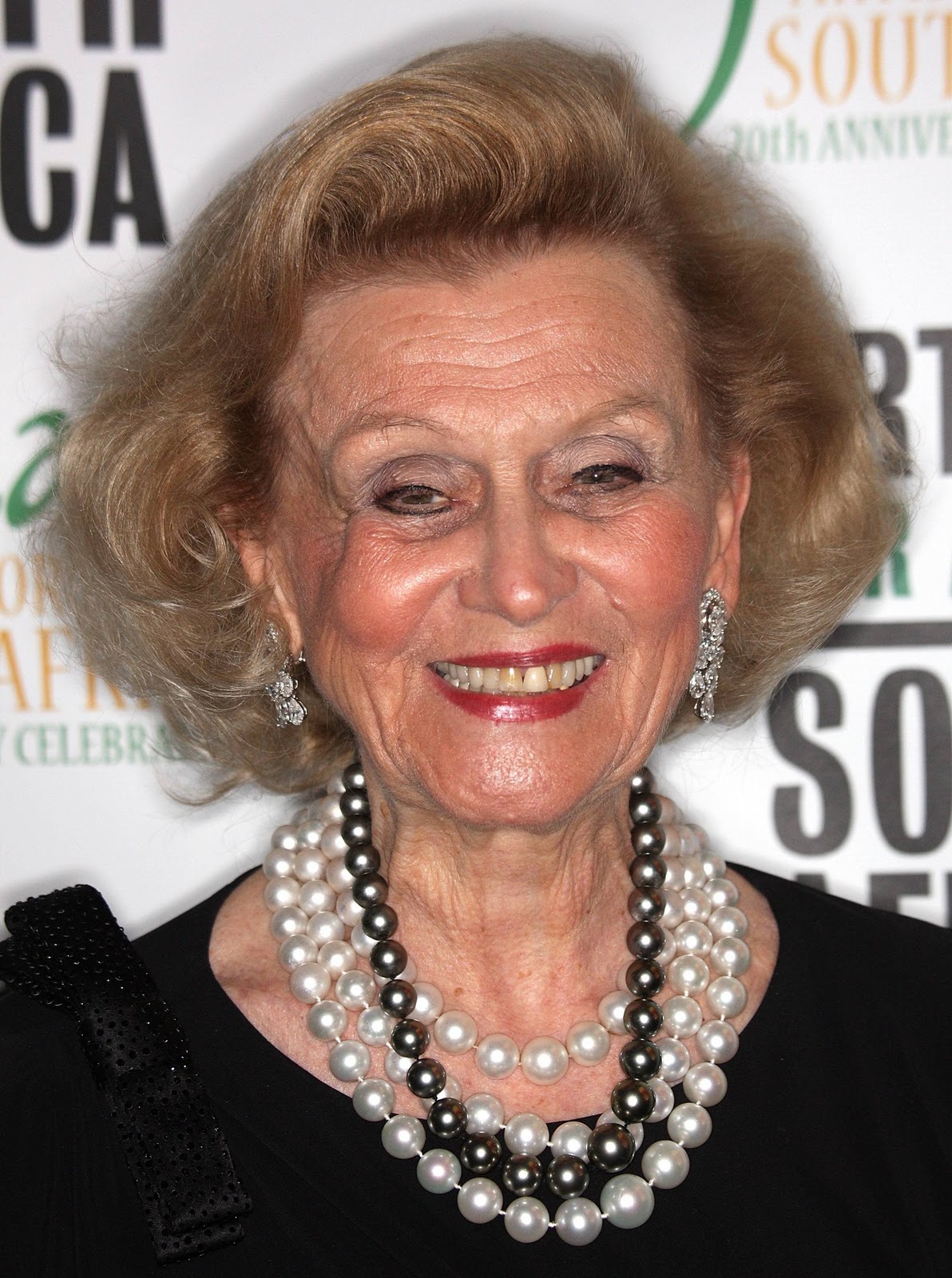 http://4.bp.blogspot.com/_MY1kfrBgdio/TS9lePfy6NI/AAAAAAAAAd8/FWjZvwUyVvc/s1600/barbara_davis_older.jpg