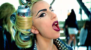 Descubre los peores peinados de la música Lady+Gaga+-+Telephone+-+Diet+Coke