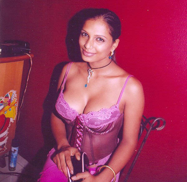 Naina Dhaliwal - Images