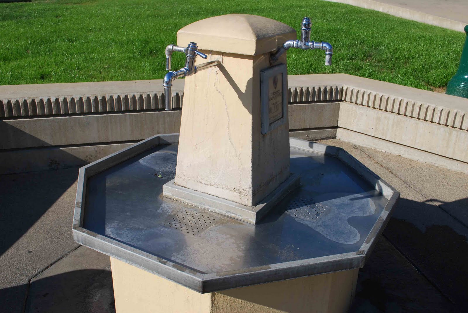 Pat and Ken's Great Adventure Water fountain to drink hot springs water