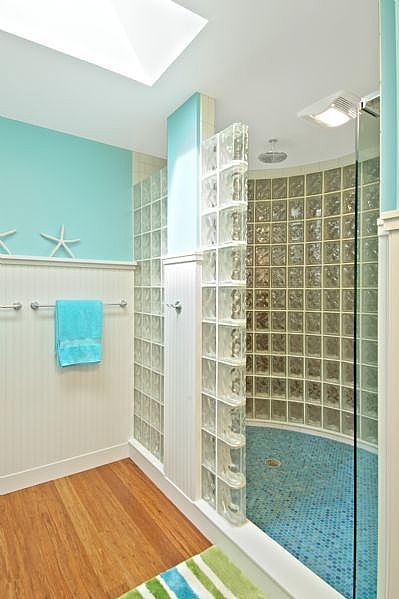 Glass block shower with bright