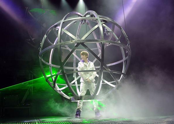 justin bieber dead in car justin bieber died in car crash 2011. justin bieber dead in car