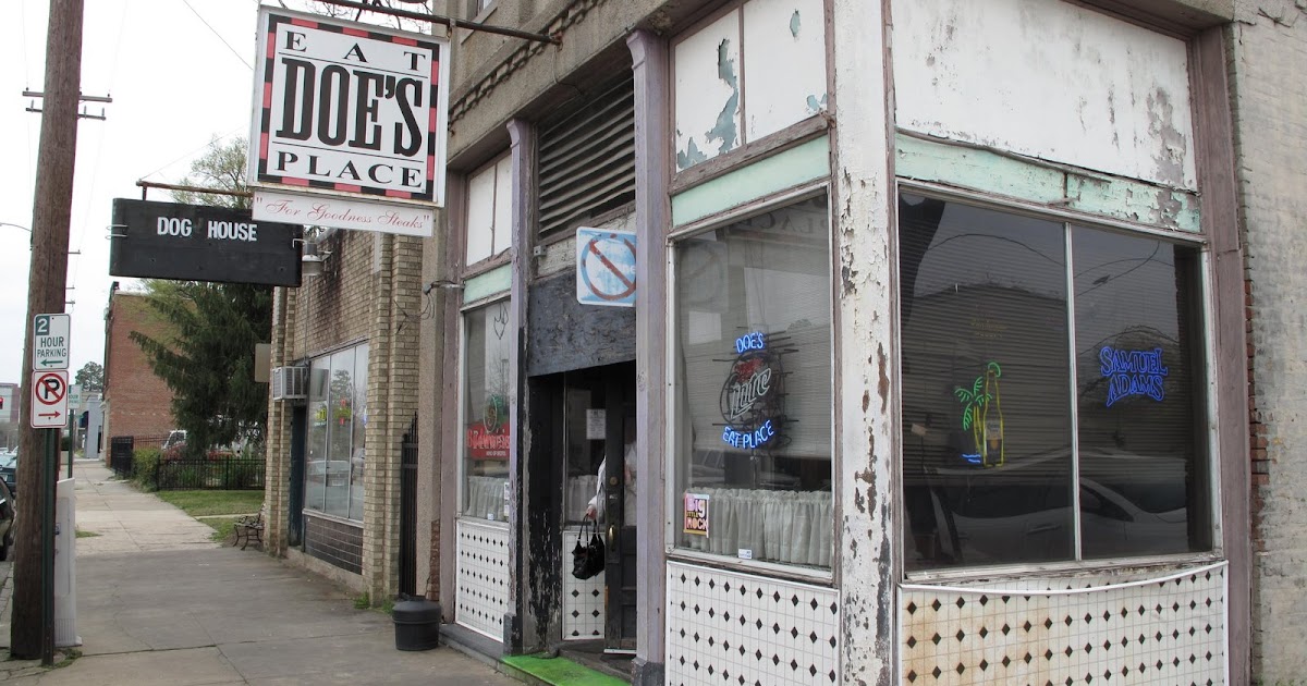 ALL THINGS BARBEQUE Doe's Eat Place