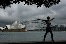 ik voor het Sydney Opera House en Harbour Bridge!