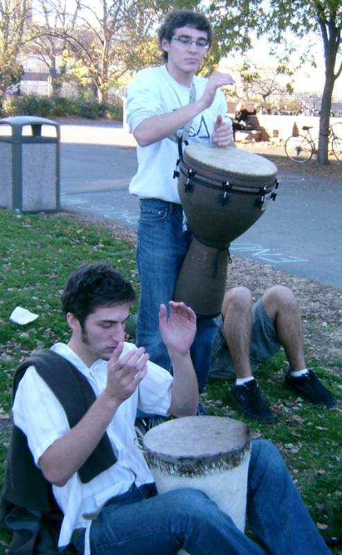 http://4.bp.blogspot.com/_Ml59PlBGnC0/TOGxfhluWiI/AAAAAAAAV9U/Lokcjupt8sI/s1600/drums.jpg