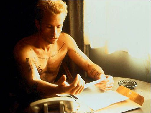 [Films+of+the+Decade+-+Memento.jpg]