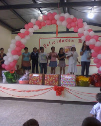 La escuela Francisco Morazan Celebra el Dia de LA madre el segundo domingo de Mayo.