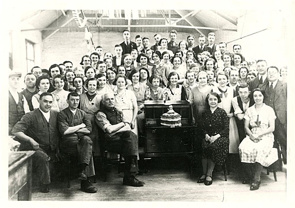 [Workers+at+Duckworth+Clough+Mill+(Large).JPG]