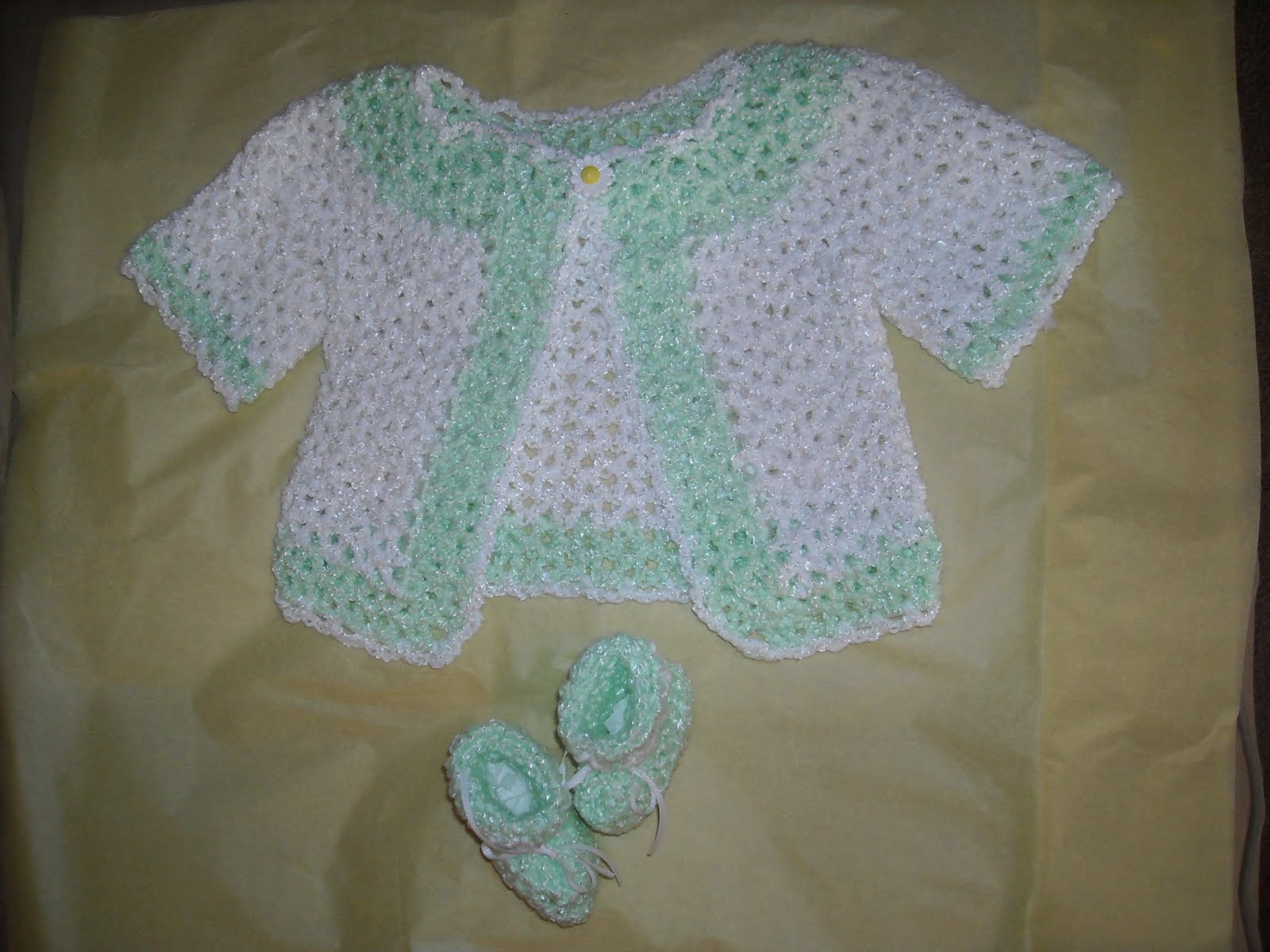 Easy DOG SWEATER Free Crochet Pattern - Free Crochet Pattern