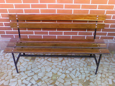 --------------------------------Banco de Jardim em Madeira e Aço - PA-150  R$340,00