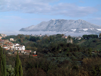 The Mount Soratte with snow, by William Nessuno.