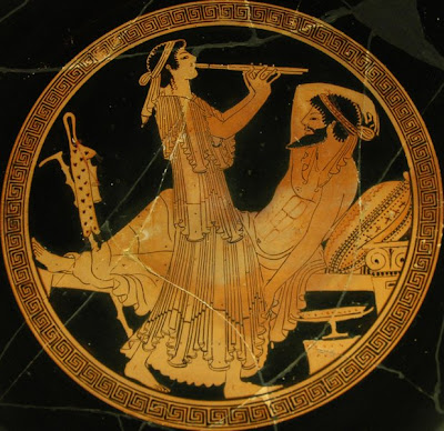 Banquet scene in an Attic red-figure cup, ca. 490 BC, by Marie-Lan Nguyen (2006)