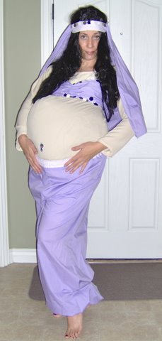 [pregnant+belly+dancer.jpg]