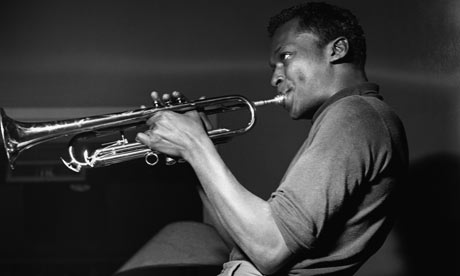 [miles-davis-playing-trump-001.jpg]