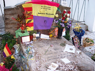 Tumba del poeta