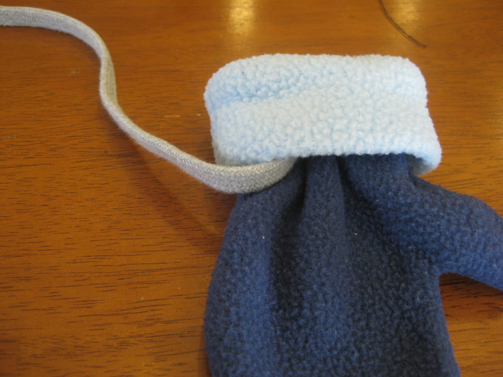 april's craft nest mittens on a string