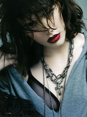 fashion,fashion blog,armor,rings,accesories,ring,bracelets,bracelet,a lot of jewelry,jewerly,wrist@limitlessfashion.blogspot.com