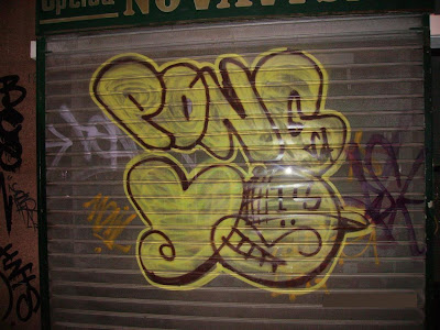 Ping pong - Page 12 Pong+-+UCA+Throw+Up+Graffiti+Porto