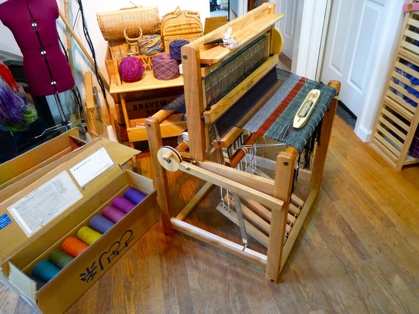 CENTERING WITH FIBER SAORI 4 harness loom debut