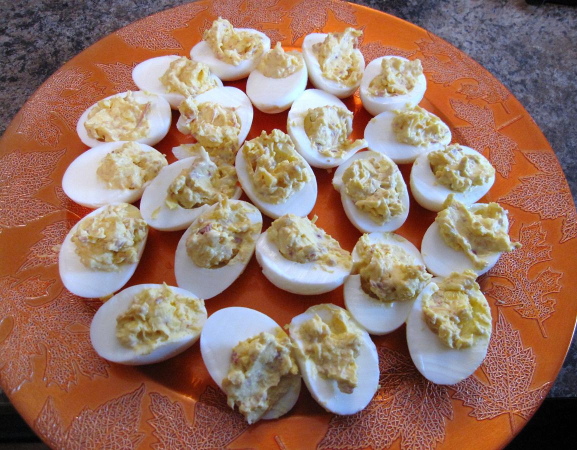 Deviled+eggs+with+bacon+and+horseradish