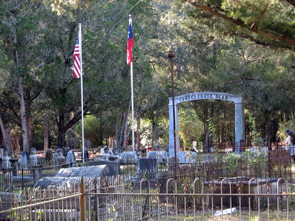 [Confederate+Rest+memorial+Cemetery+arch.jpg]