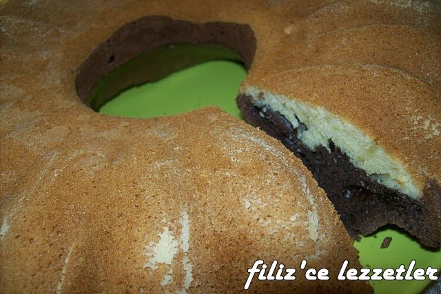 Filiz�ce Lezzetler İKİ RENKLİ KEK…