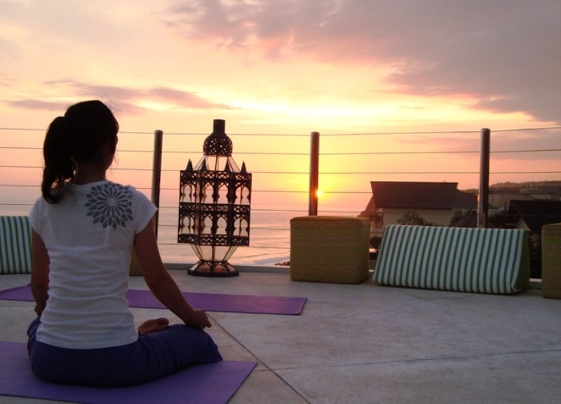 [fumiko+med+kandara.JPG]