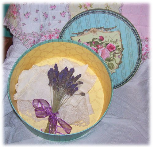 [Linen+in+hatbox.jpg]