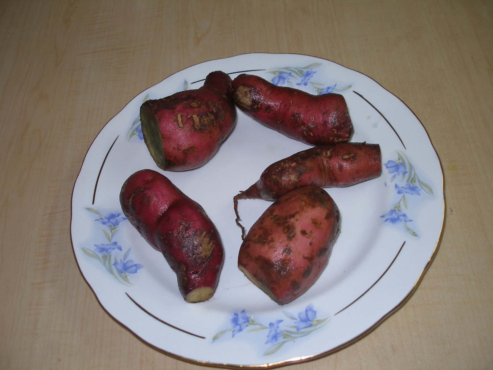 [chakara+valli+kizhangu.JPG]