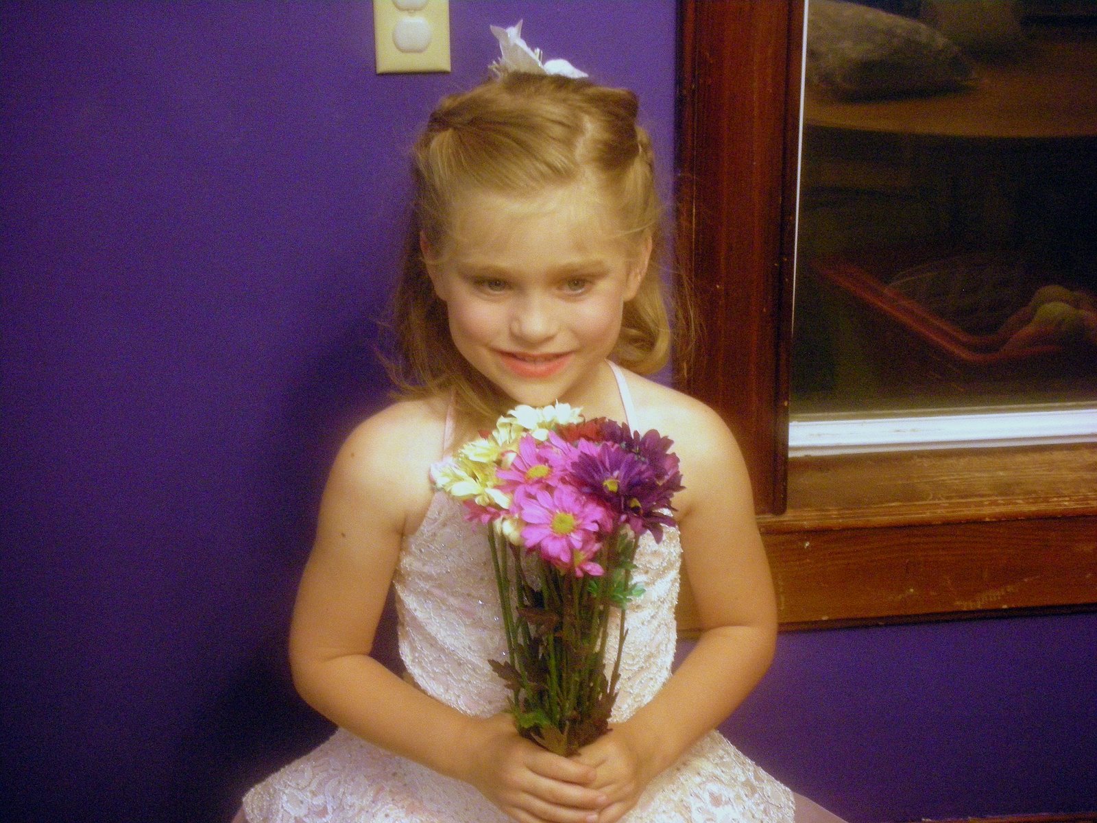 [Elaine+Hall+with+Flowers+(05-30-08).jpg]