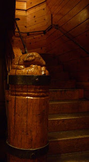 timberline lodge carved animal wooden stairway post