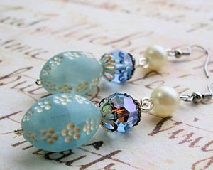 Vintage lucite flower bead earrings