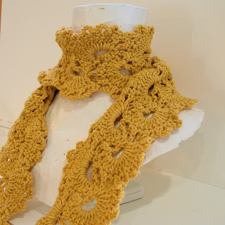 uscan Sun Lacey Scarf