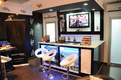 Secret Makeup Bar is offering exceptional makeup services in a luxury